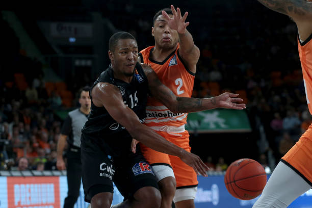 奥纳纳的留 奥纳纳的留