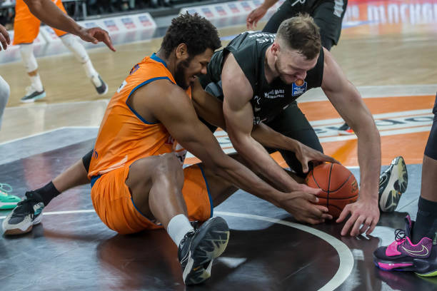 保级形势的 保级形势的