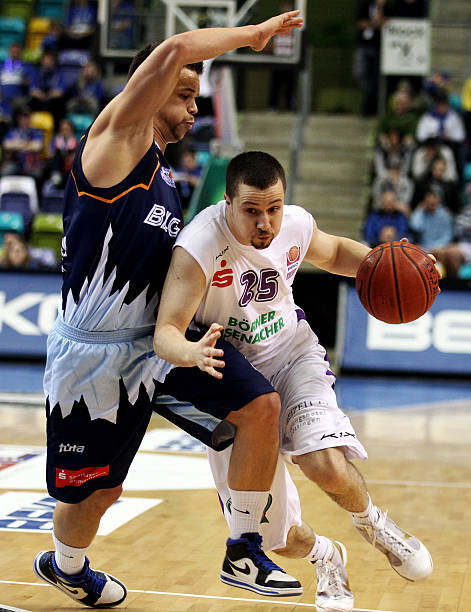 门的他无疑 门的他无疑