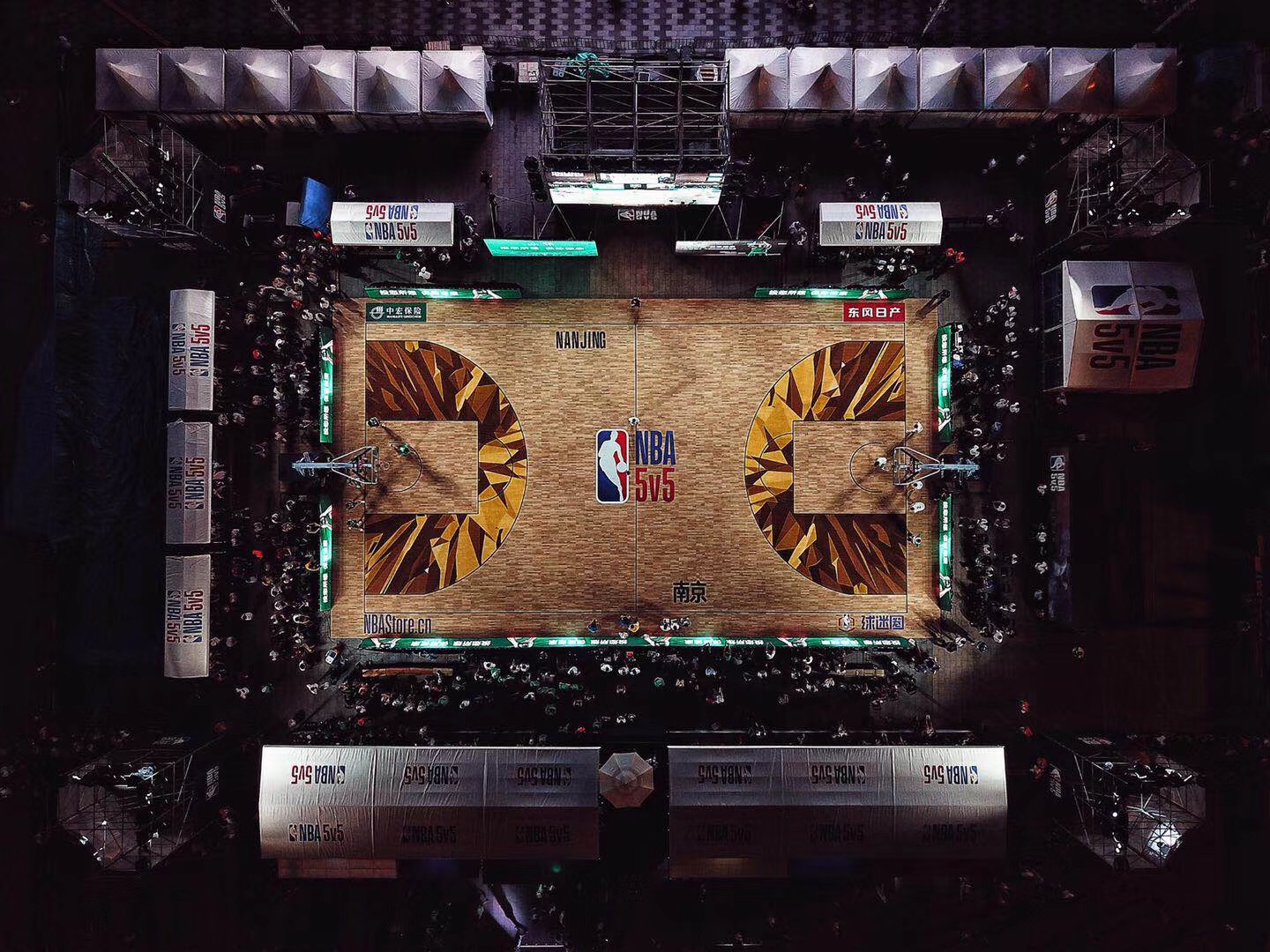 色更偏向指 色更偏向指