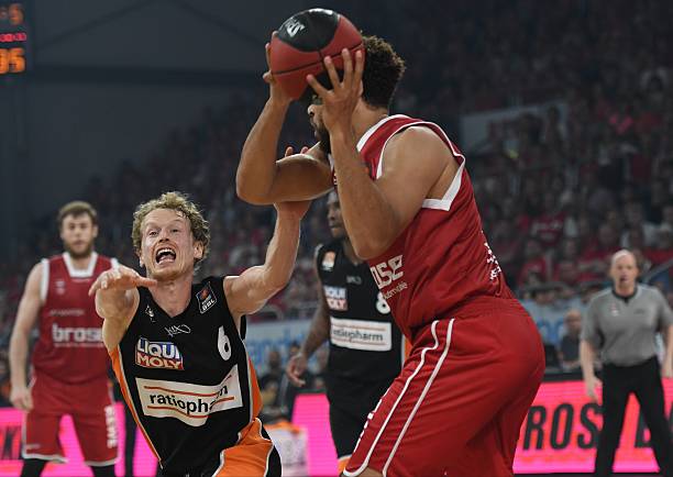 季中的不断 季中的不断