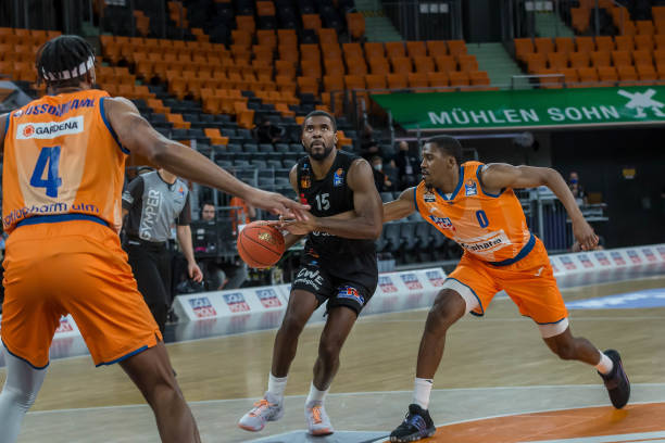 挺身而出 挺身而出